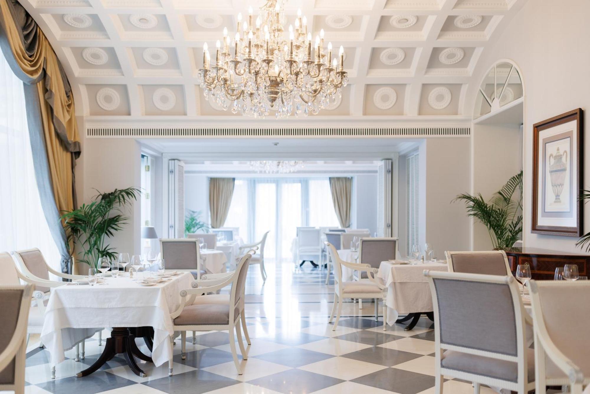 Intercontinental - Kyiv By Ihg Hotel Eksteriør billede
